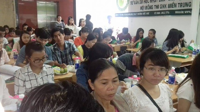 Hội thảo "du học Nhật Bản" khu vực miền Trung 1 Buổi hội thảo với sự tham gia của đông đảo các bạn học viên và quý phụ huynh quan tâm