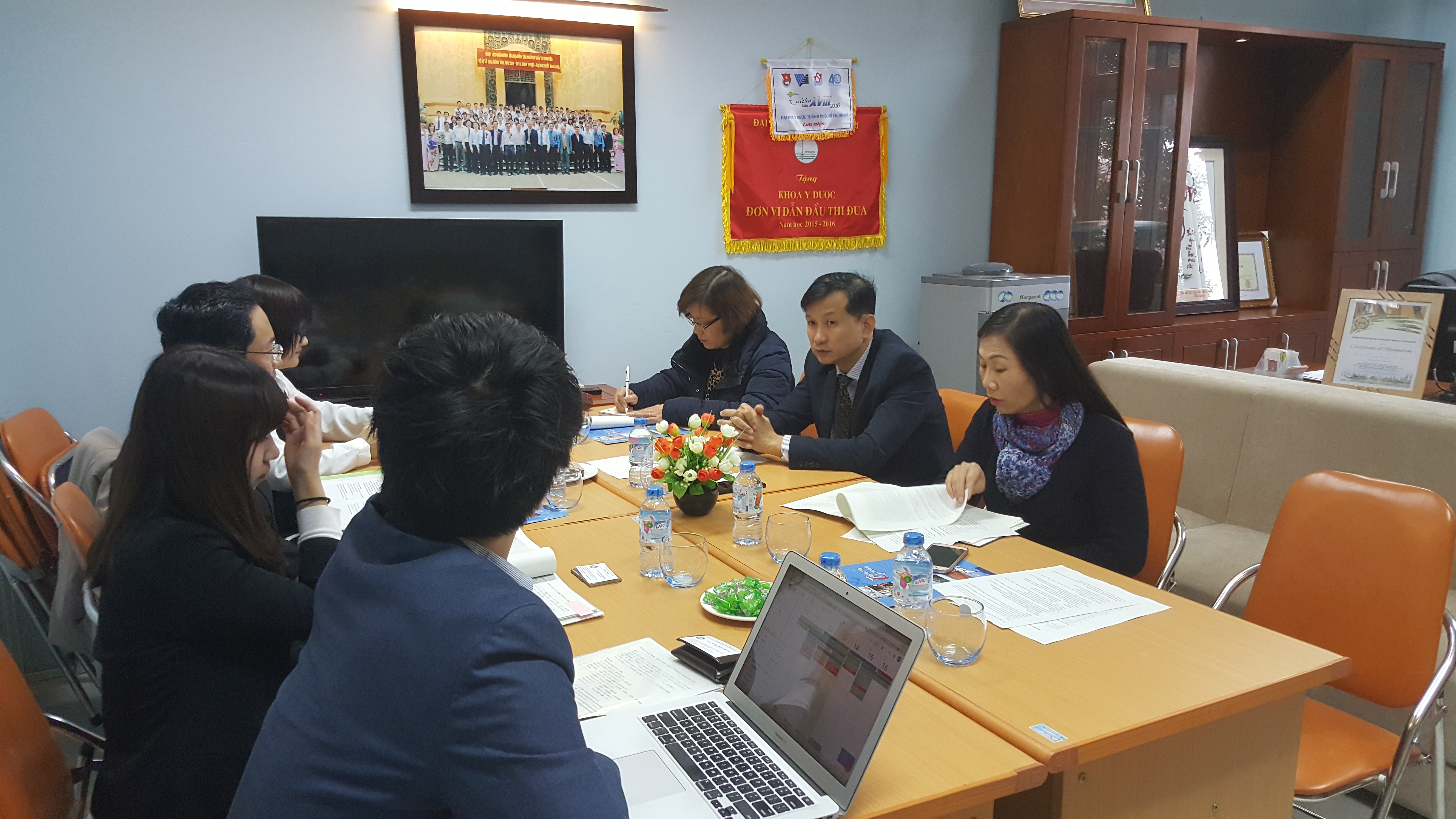 Gặp gỡ trao đổi với ban lãnh đạo khoa Y Dược Đại học Quốc gia Hà Nội