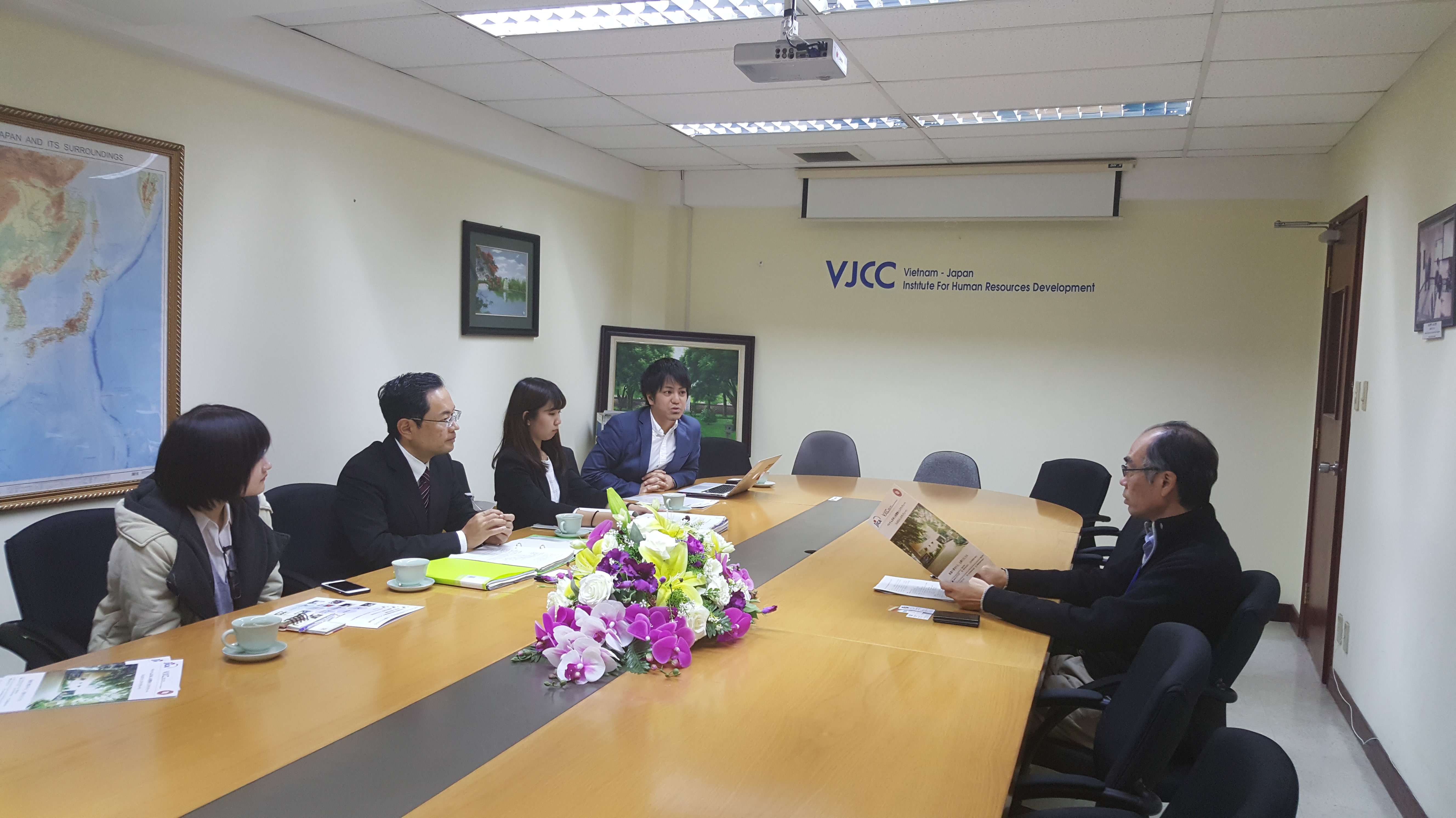 Gặp gỡ đại diện viện phát triển nguồn nhân lực Việt Nam – Nhật Bản