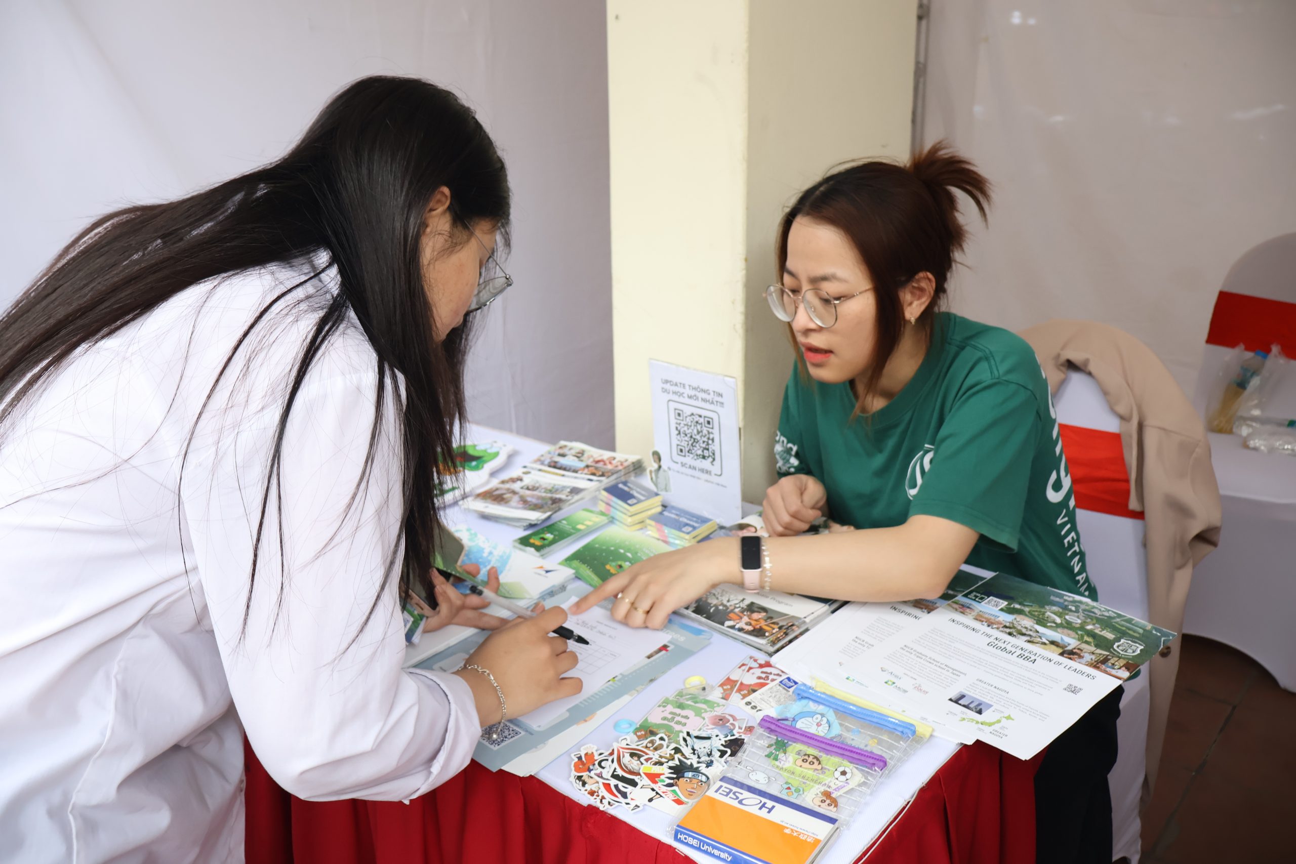 Jellyfish tại Ngày hội việc làm trường THPT Việt Đức