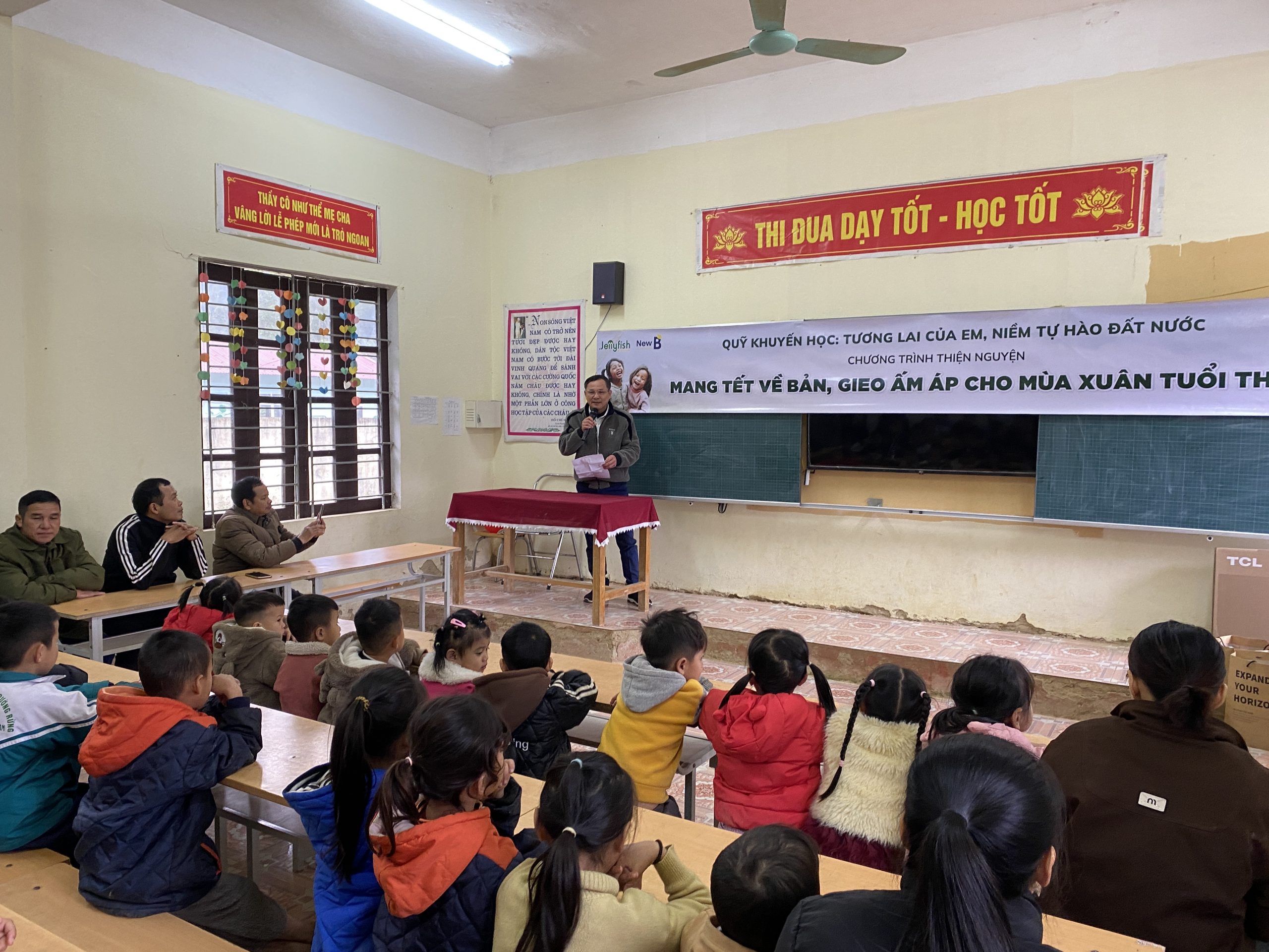 Jellyfish Việt Nam - Chương trình thiện nguyện 2026 "Mang Tết về bản cho em"