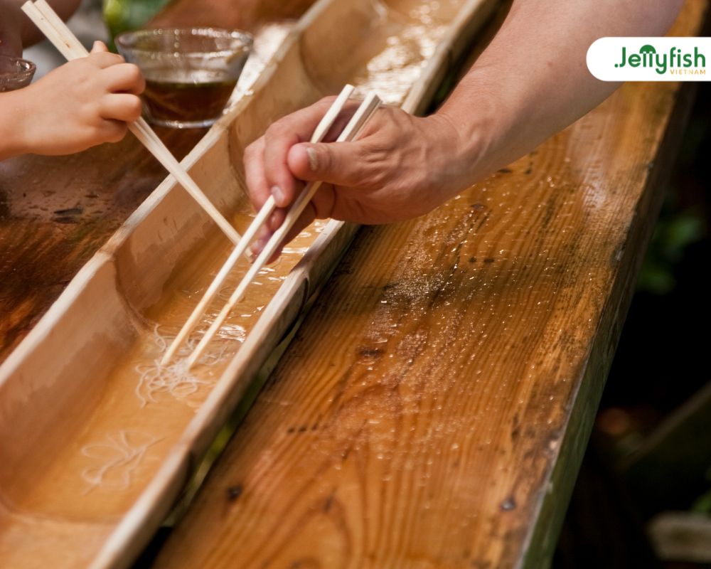 món mì ống tre nổi tiếng vào mùa hè ở Nhật