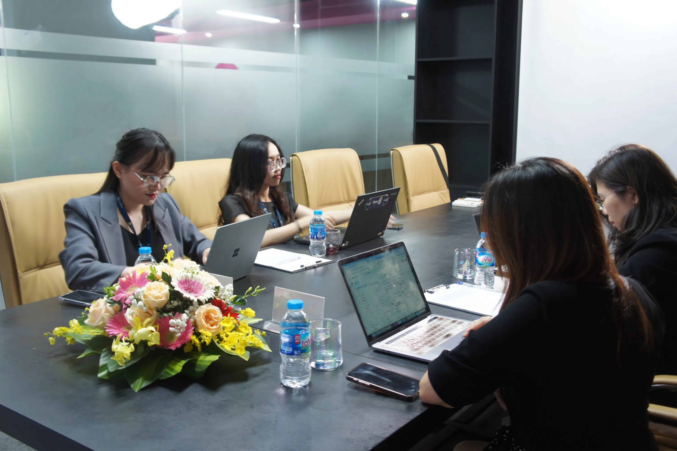 Đại diện công ty CP New B Đại diện công ty CP New B