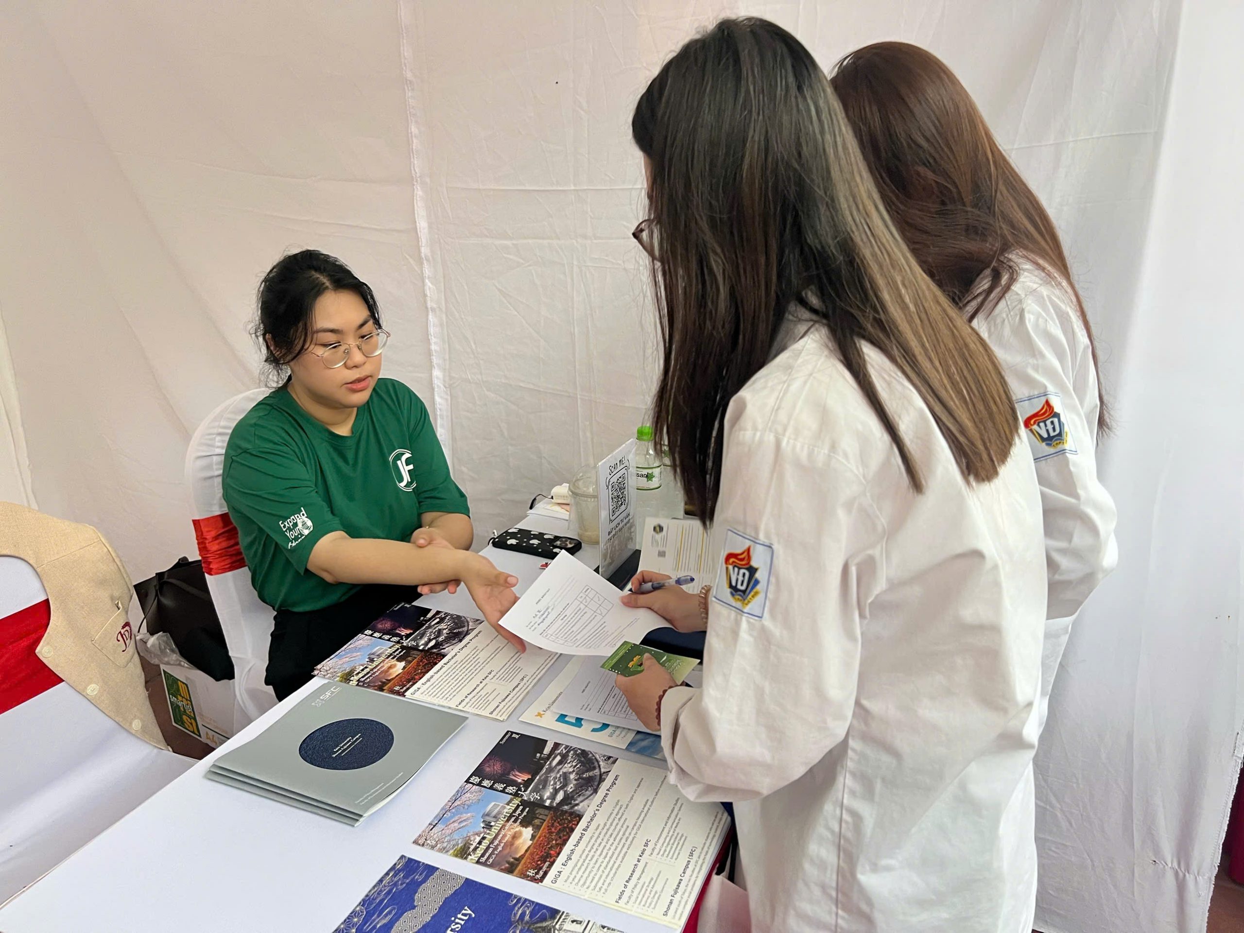 Jellyfish tại Ngày hội việc làm trường THPT Việt Đức